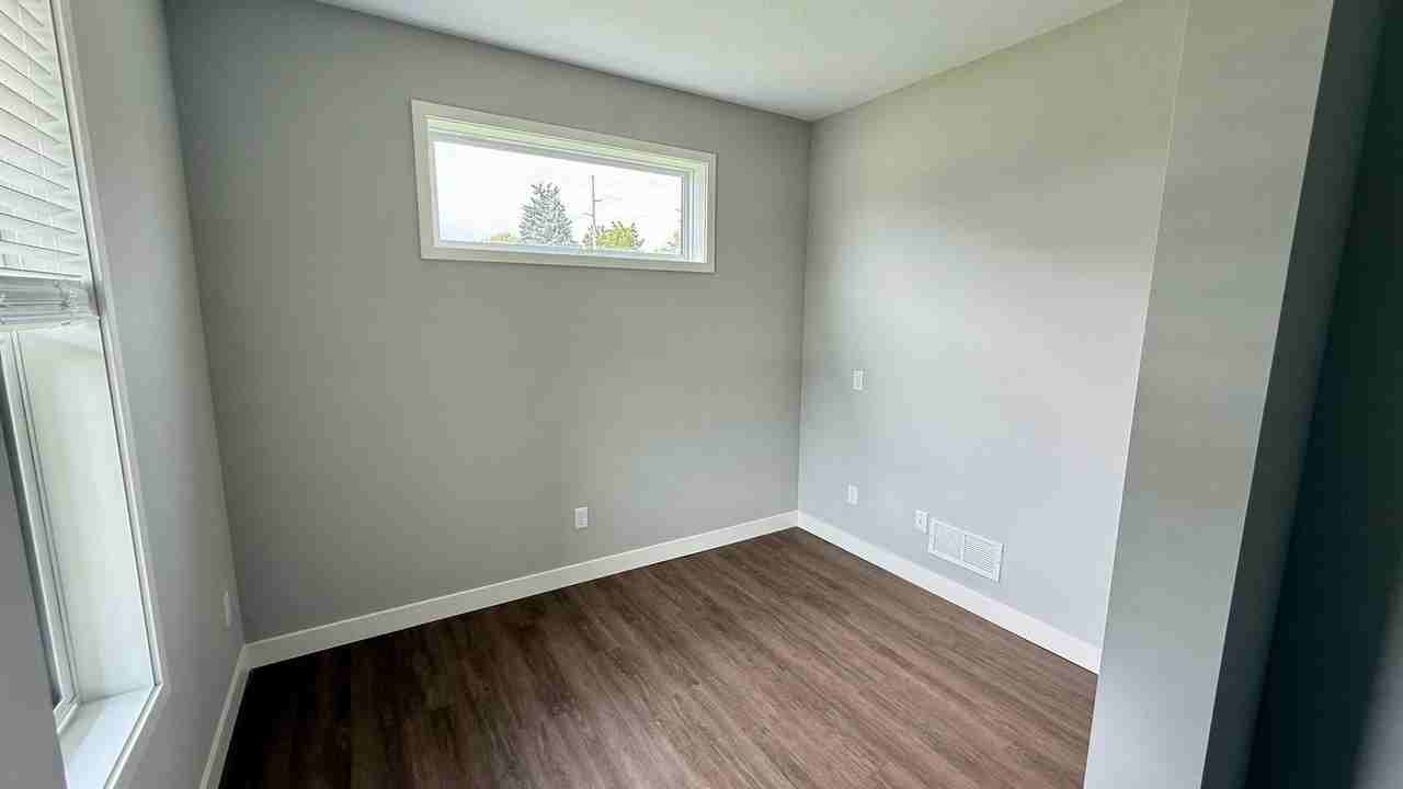 16003 Kenyon Ct - Photo 4 of 50