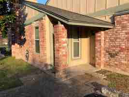 featured image of 914 W Meadowmere Ln
