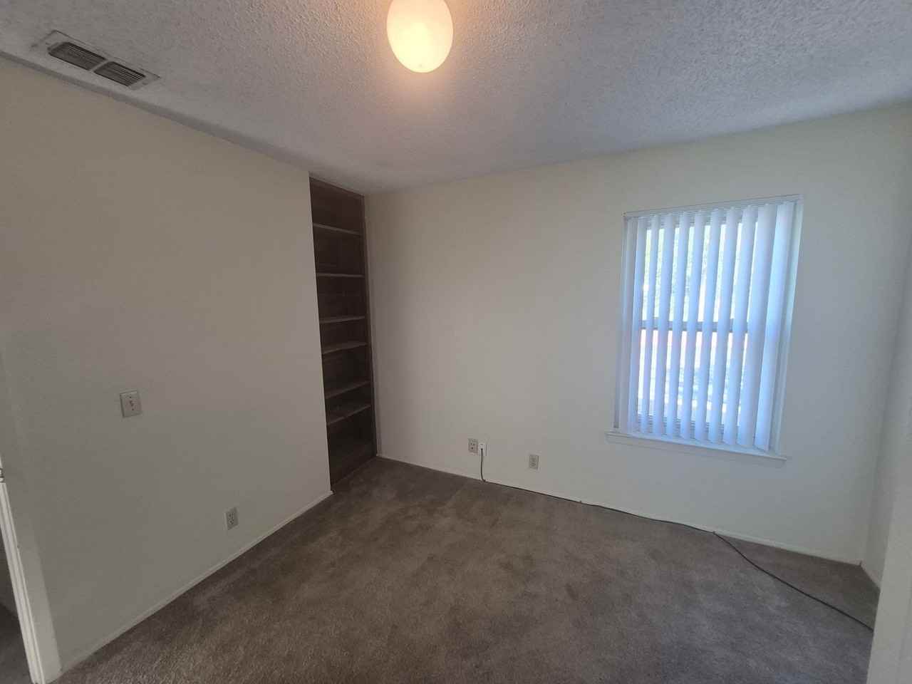 914 W Meadowmere Ln - Photo 5 of 32