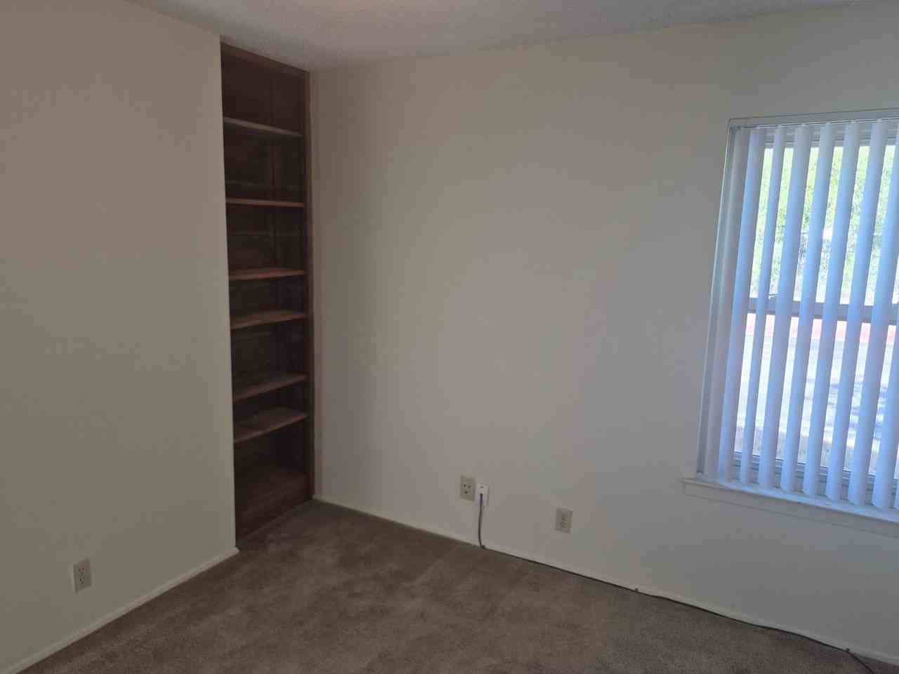 914 W Meadowmere Ln - Photo 6 of 32