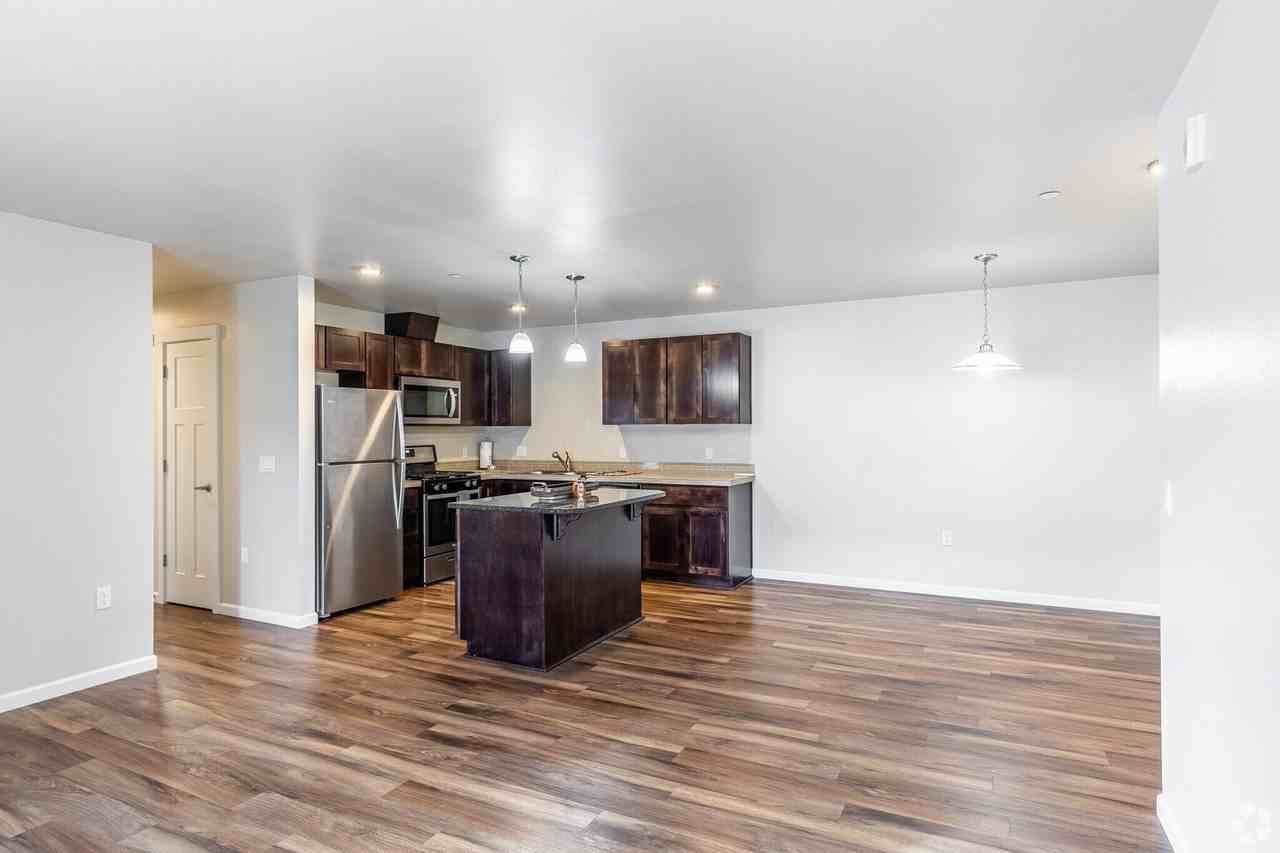 Escena Apartments - Photo 4 of 38