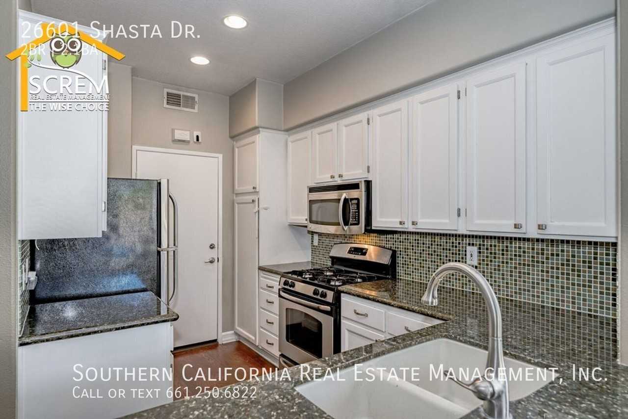 26601 Shasta Dr - Photo 6 of 27