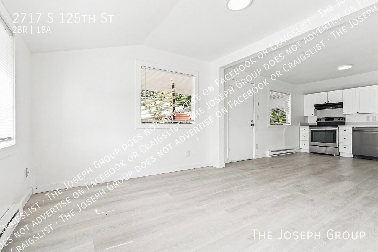 2717 S 125th St - Photo 2 of 17