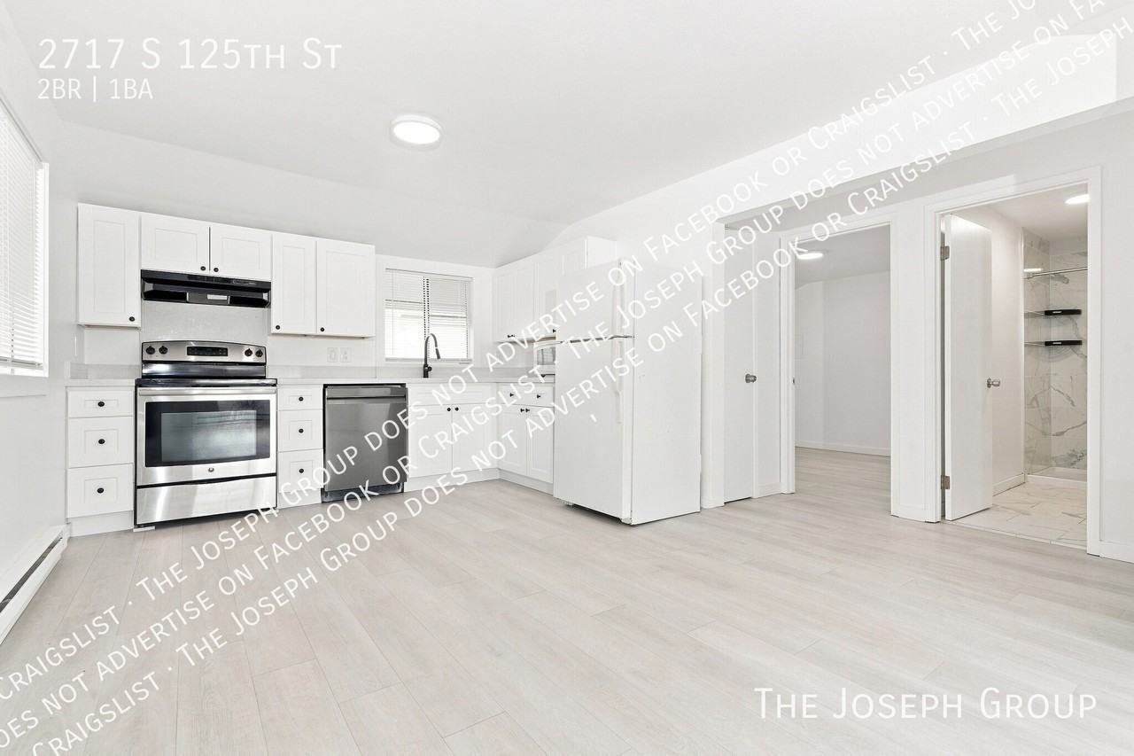 2717 S 125th St - Photo 6 of 17