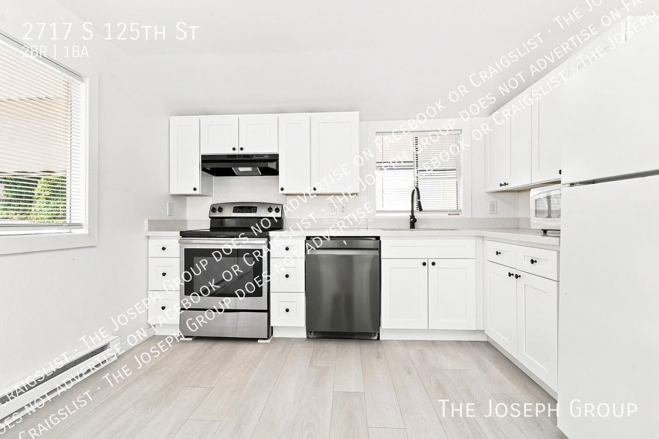 2717 S 125th St - Photo 7 of 17