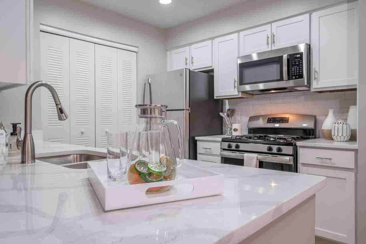 The Residence at Christopher Wren Apartments - Photo 7 of 48