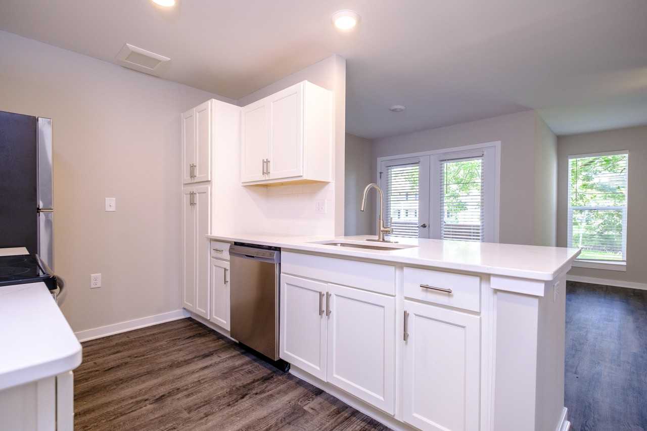 Saw Mill Village Apartments - Photo 6 of 38
