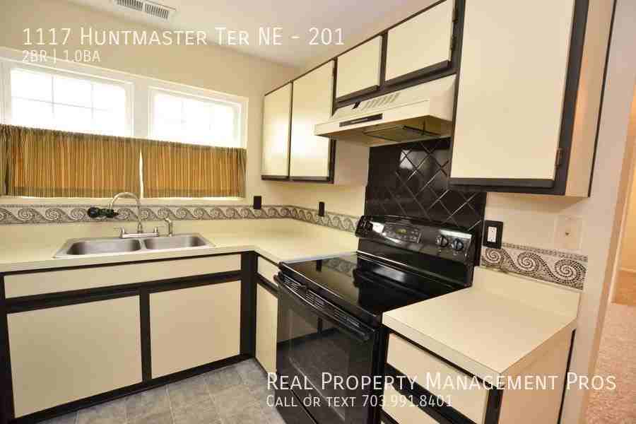 1117 Huntmaster Ter Ne #201 - Photo 3 of 18
