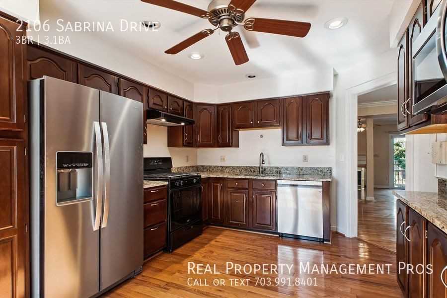 2106 Sabrina Dr - Photo 4 of 30