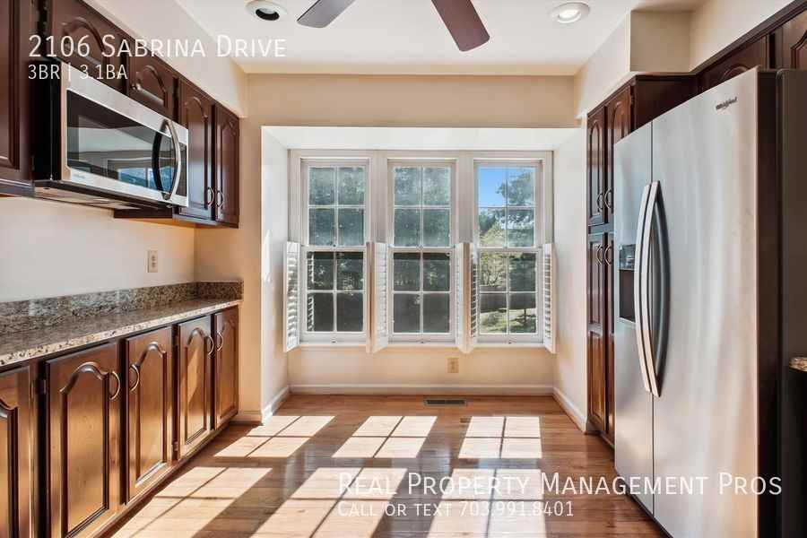 2106 Sabrina Dr - Photo 5 of 30