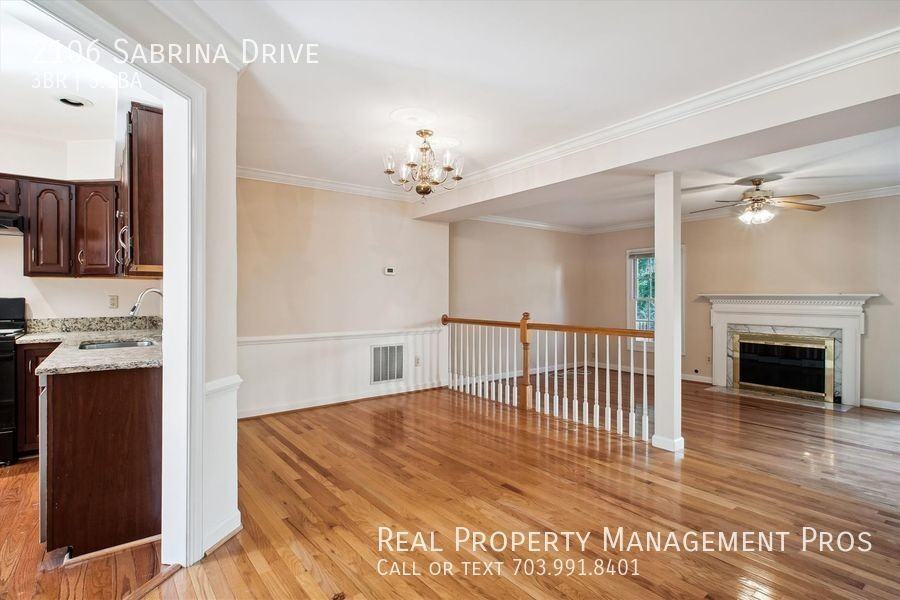 2106 Sabrina Dr - Photo 6 of 30