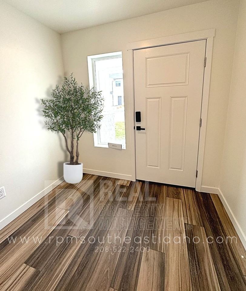 845 Golden Bear Ln - Photo 2 of 26