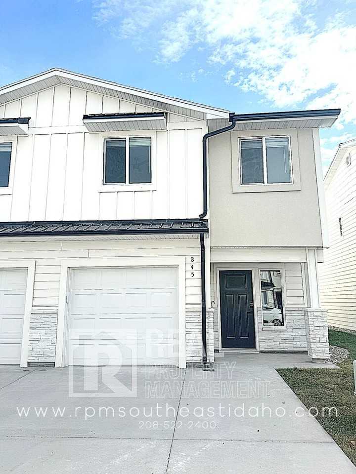 845 Golden Bear Ln - Photo 3 of 26