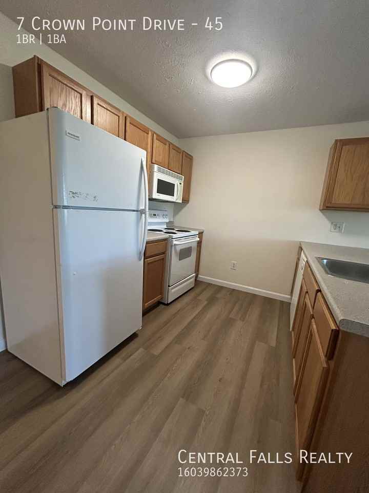 7 Crown Point Dr #45 - Photo 6 of 9