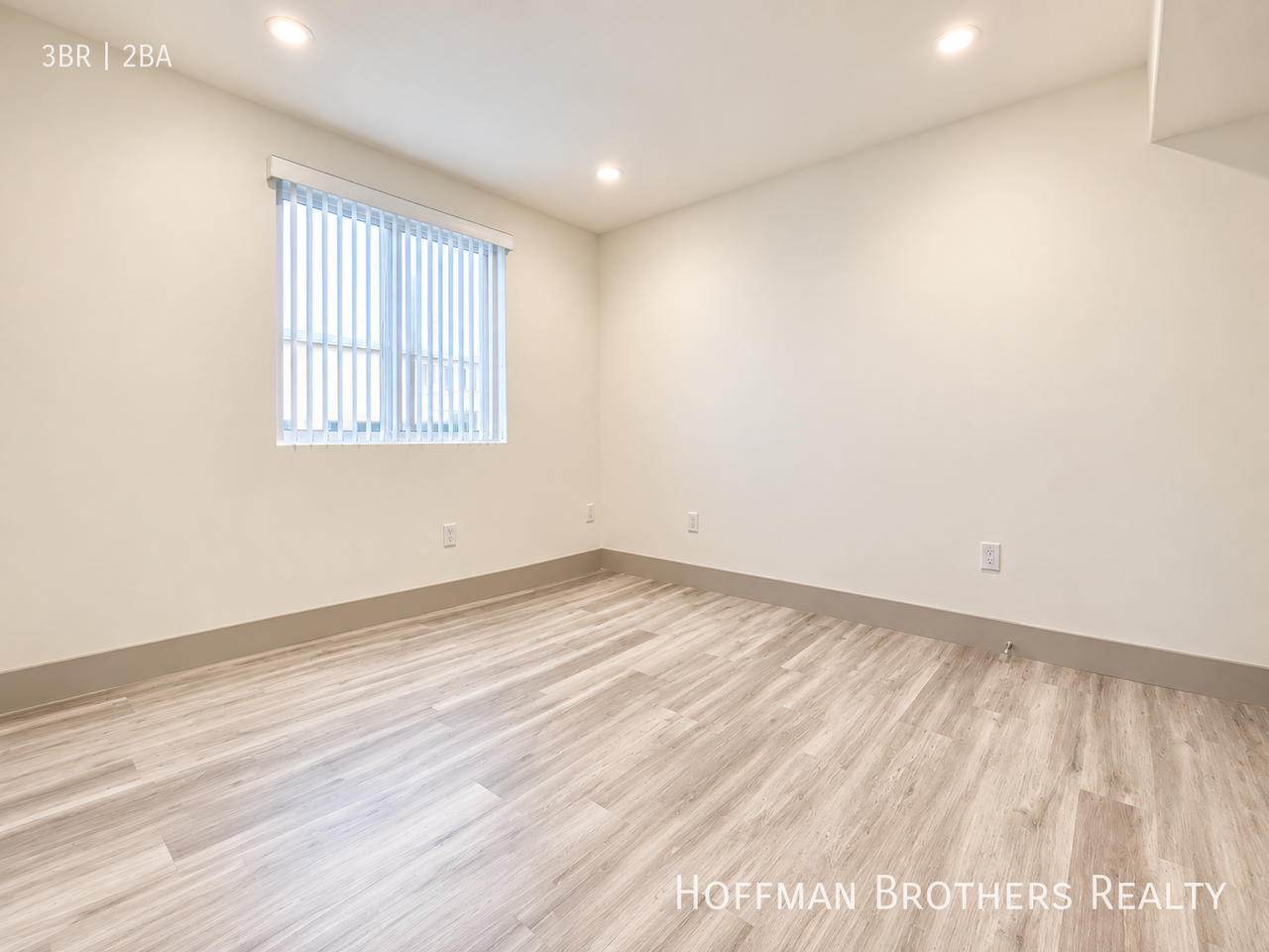 4847 Oakwood Ave #216 - Photo 3 of 8