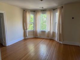 featured image of 208 10th Ave