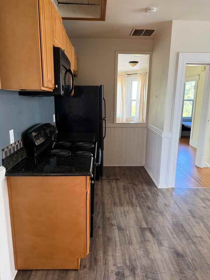 208 10th Ave - Photo 5 of 15