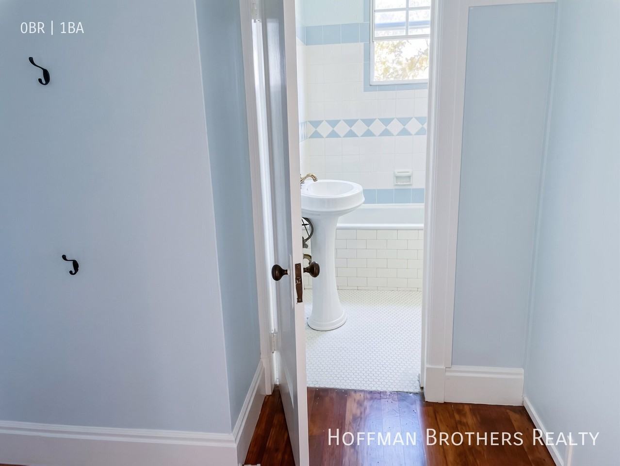 905 2nd St #6 - Photo 6 of 7