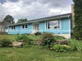 featured image of 230 1/2 S 1st St #UPPER