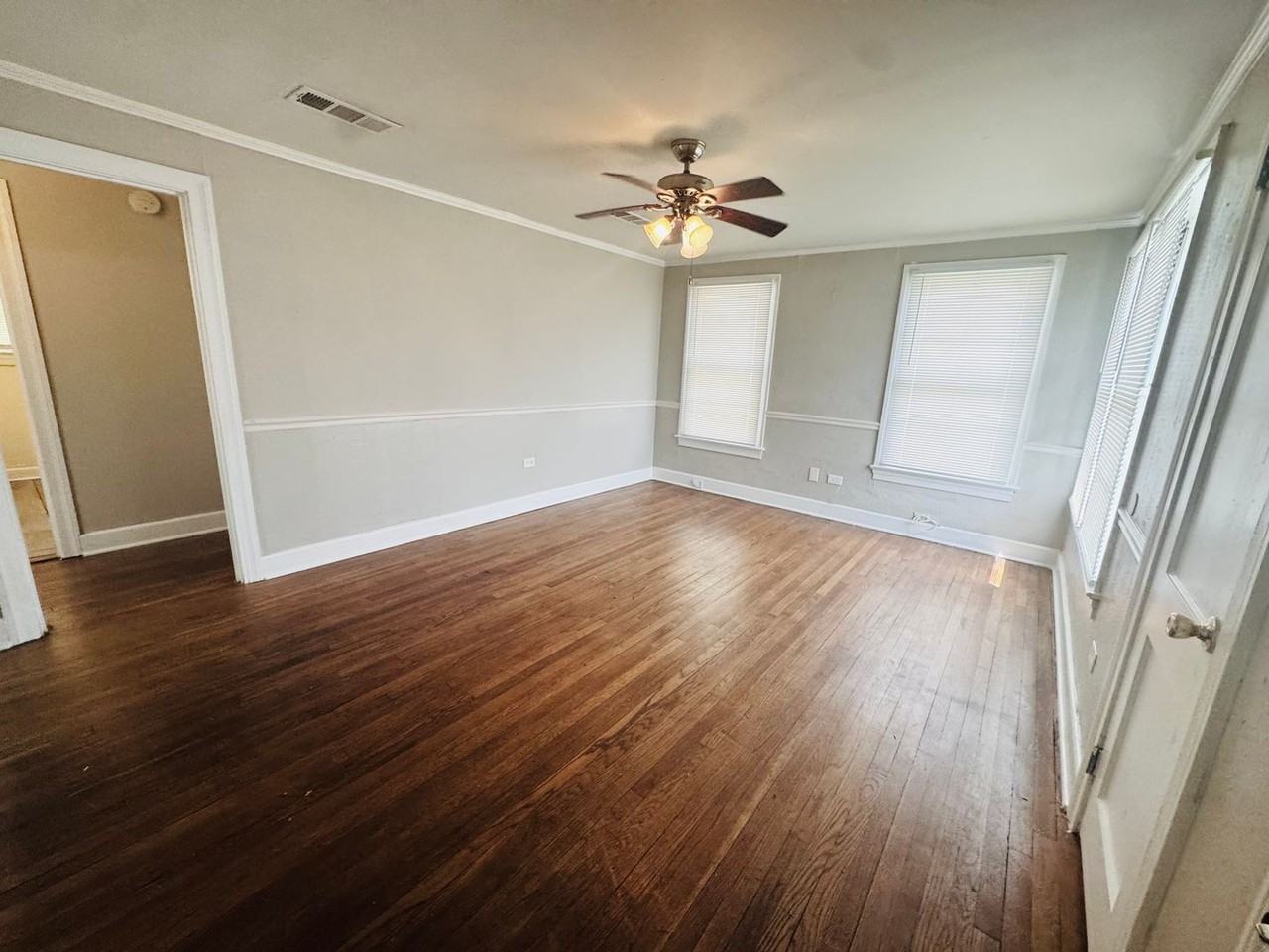 3047 Evangeline St - Photo 3 of 22