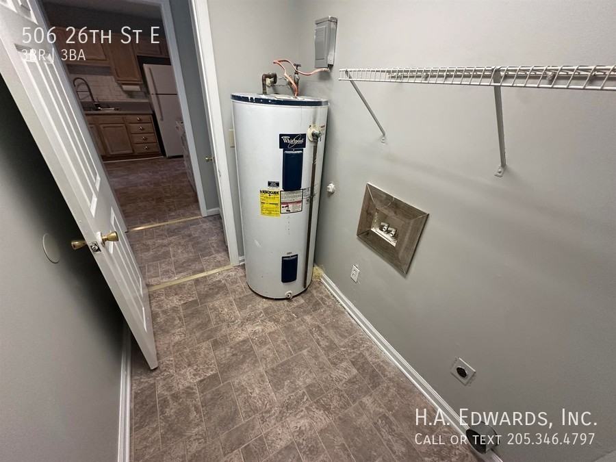 506 26th St E - Photo 5 of 14