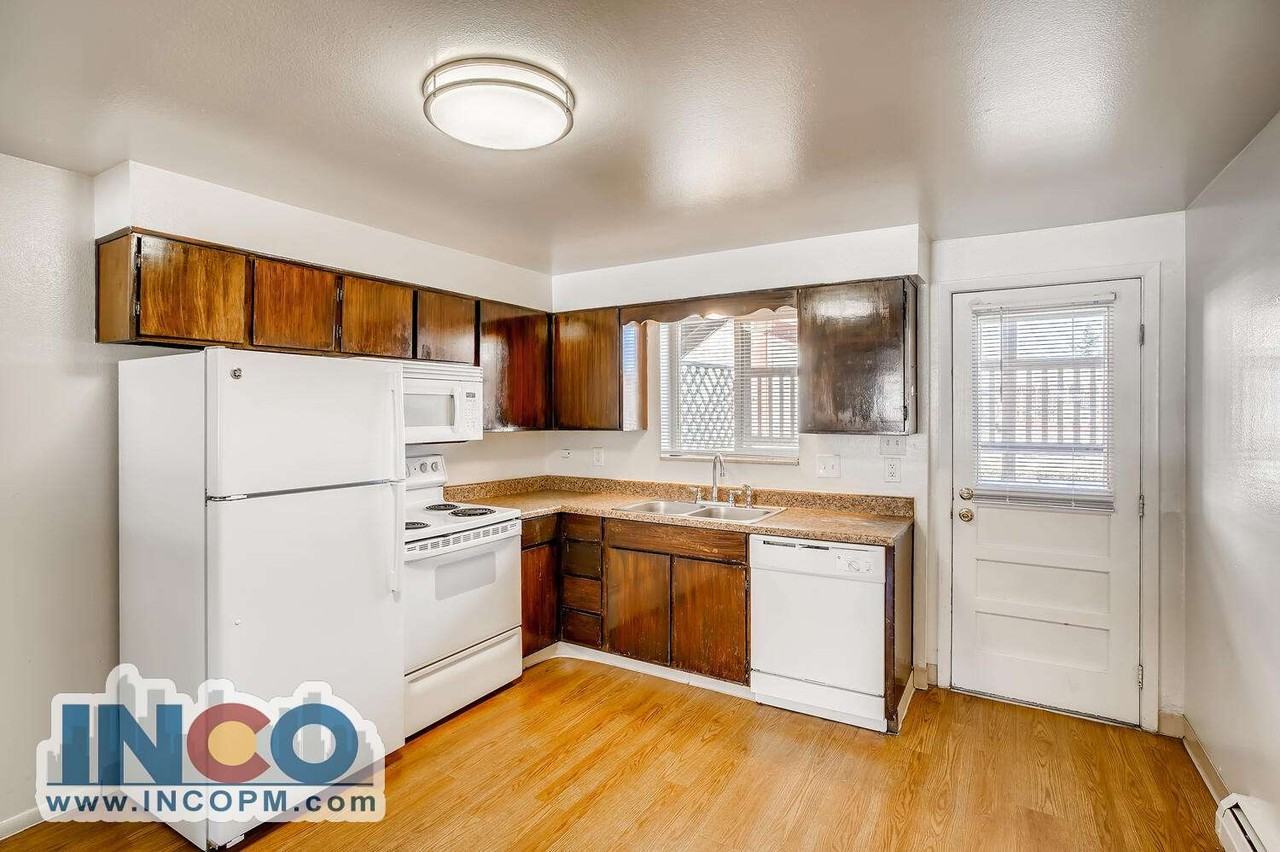 280 S Hoyt St #3 - Photo 4 of 9
