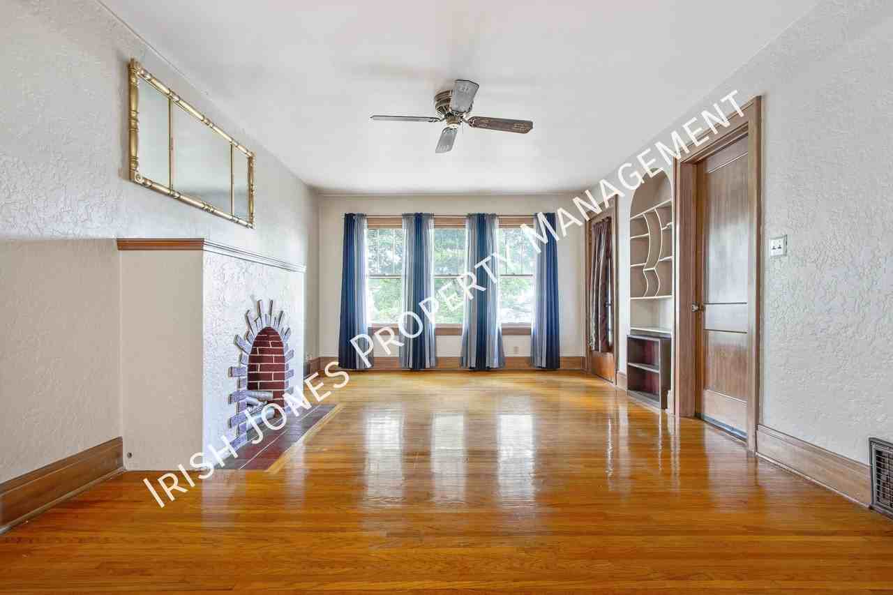 210 W Hazeltine Ave #2 - Photo 3 of 16