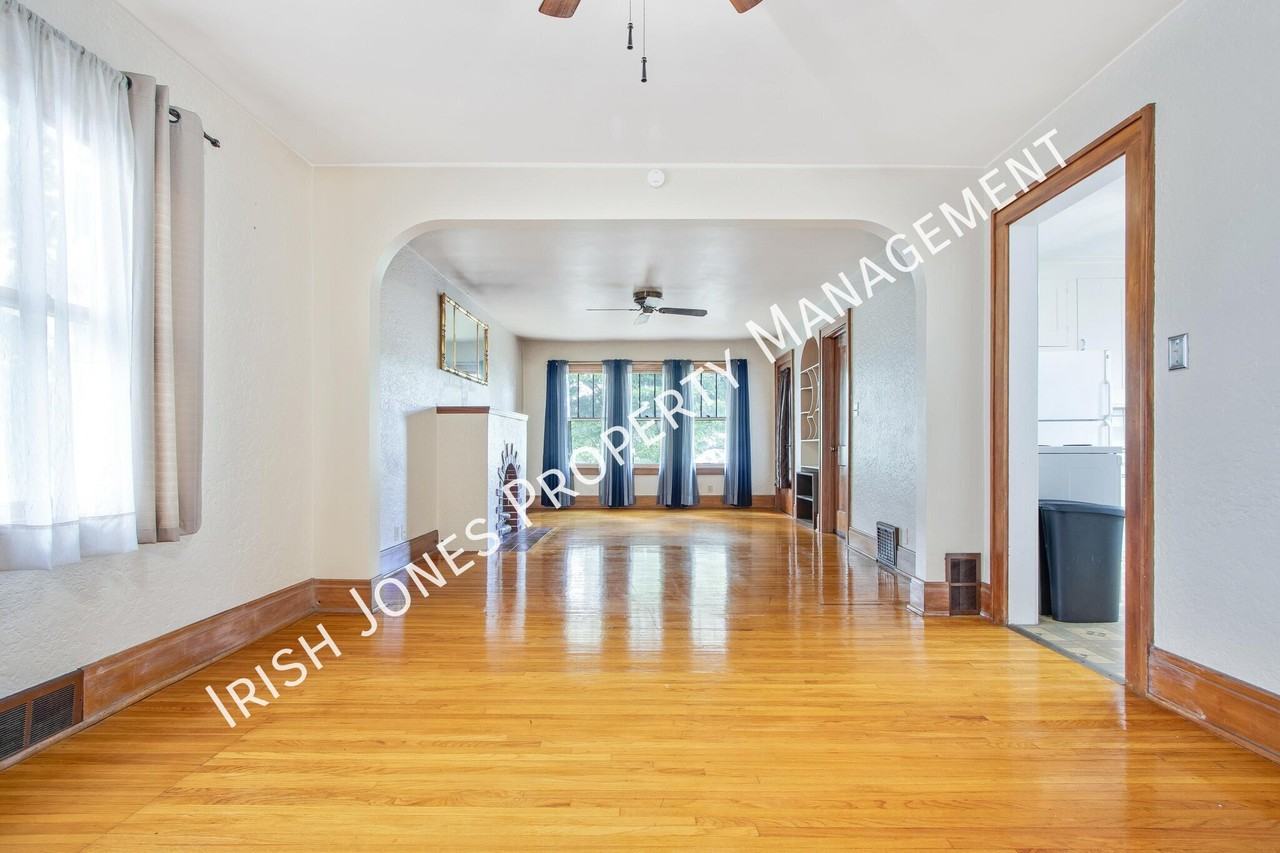 210 W Hazeltine Ave #2 - Photo 6 of 16