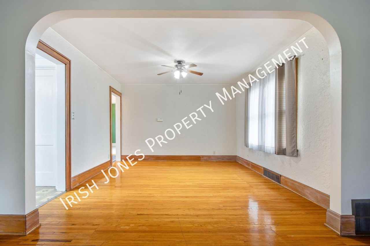 210 W Hazeltine Ave #2 - Photo 7 of 16