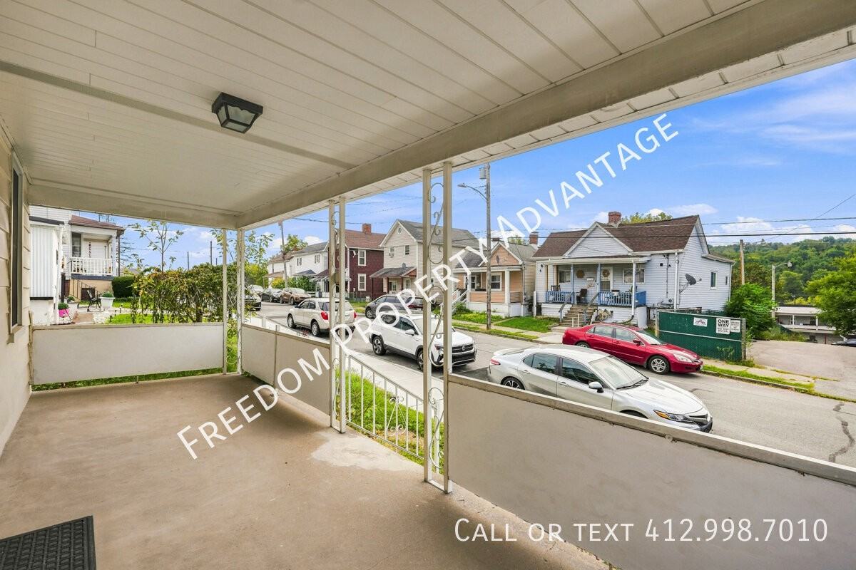 945 Fayette St - Photo 5 of 34