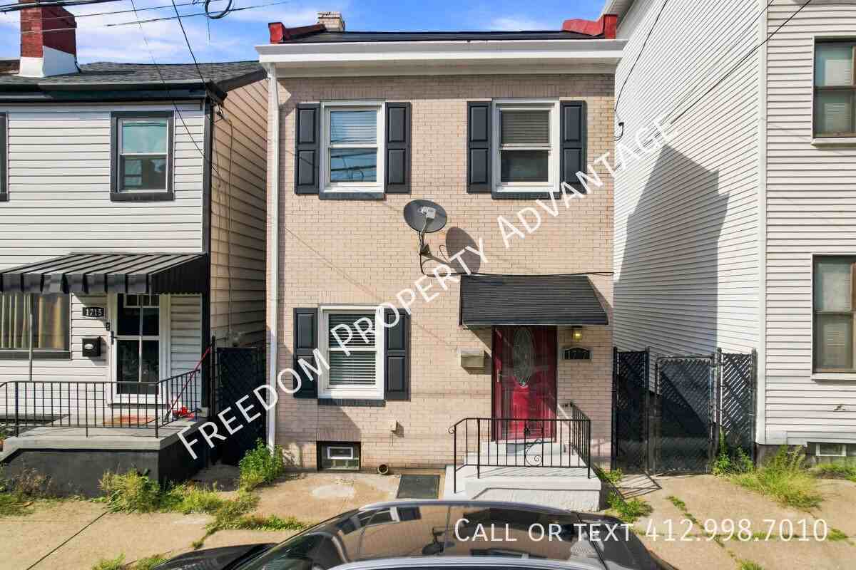 1717 Sidney St - Photo 5 of 37