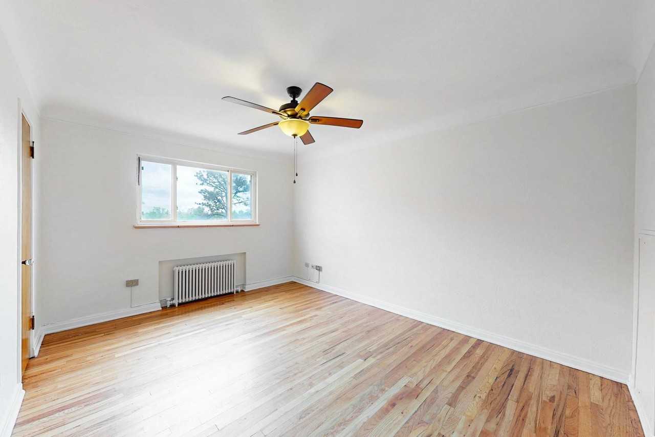 733 E 2nd Ave #304 - Photo 3 of 21
