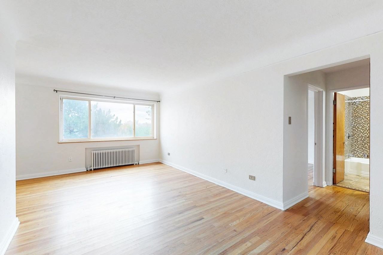 733 E 2nd Ave #304 - Photo 4 of 21