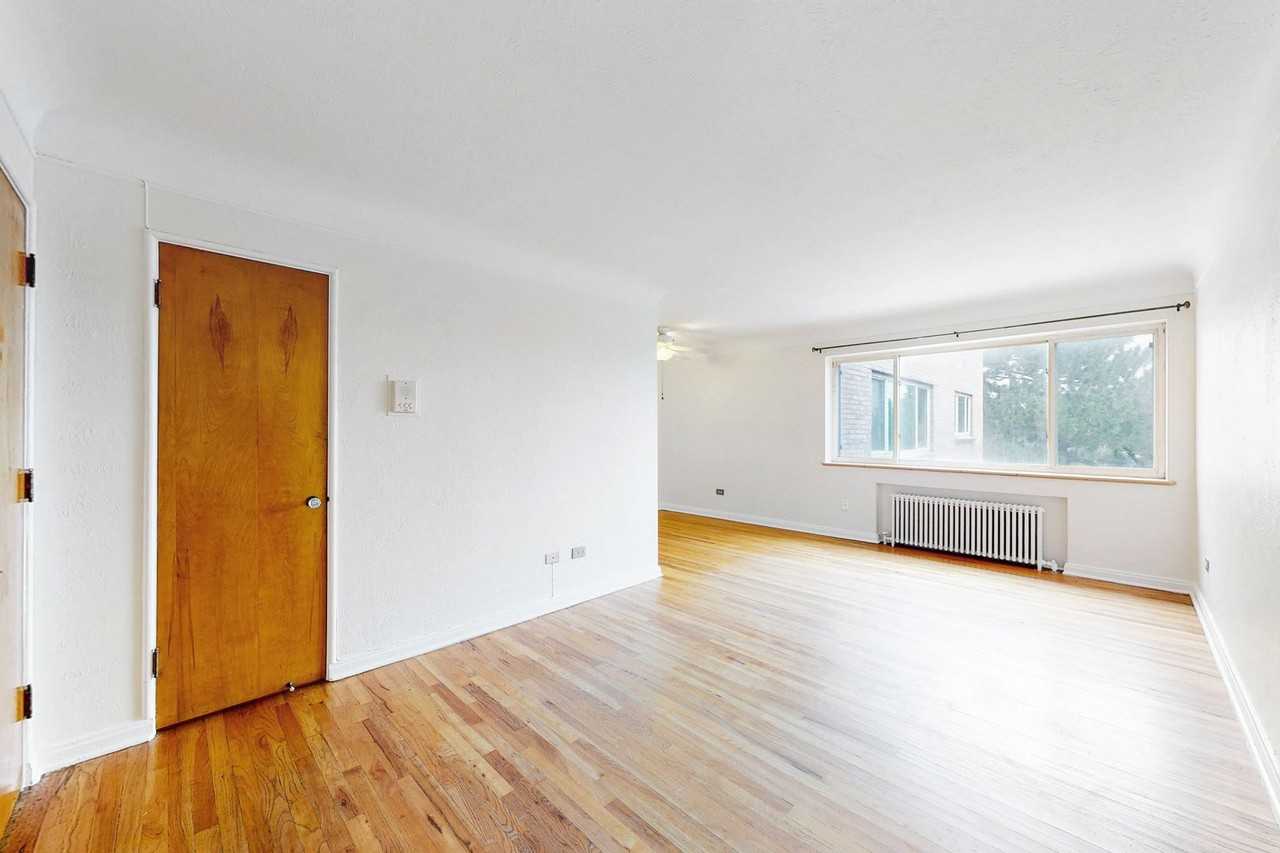 733 E 2nd Ave #304 - Photo 5 of 21