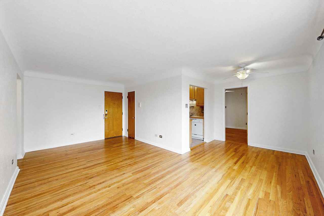 733 E 2nd Ave #304 - Photo 6 of 21