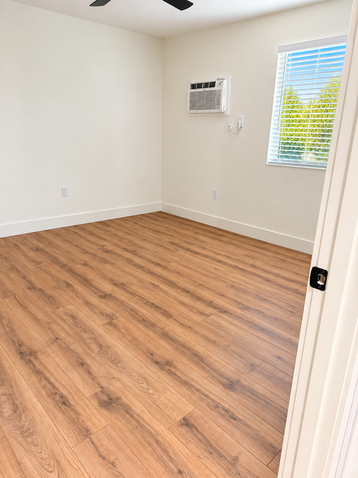 2045 S Hammond Dr - Photo 5 of 10