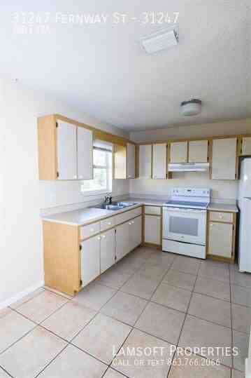 31247 Fernway St #31247 - Photo 3 of 21
