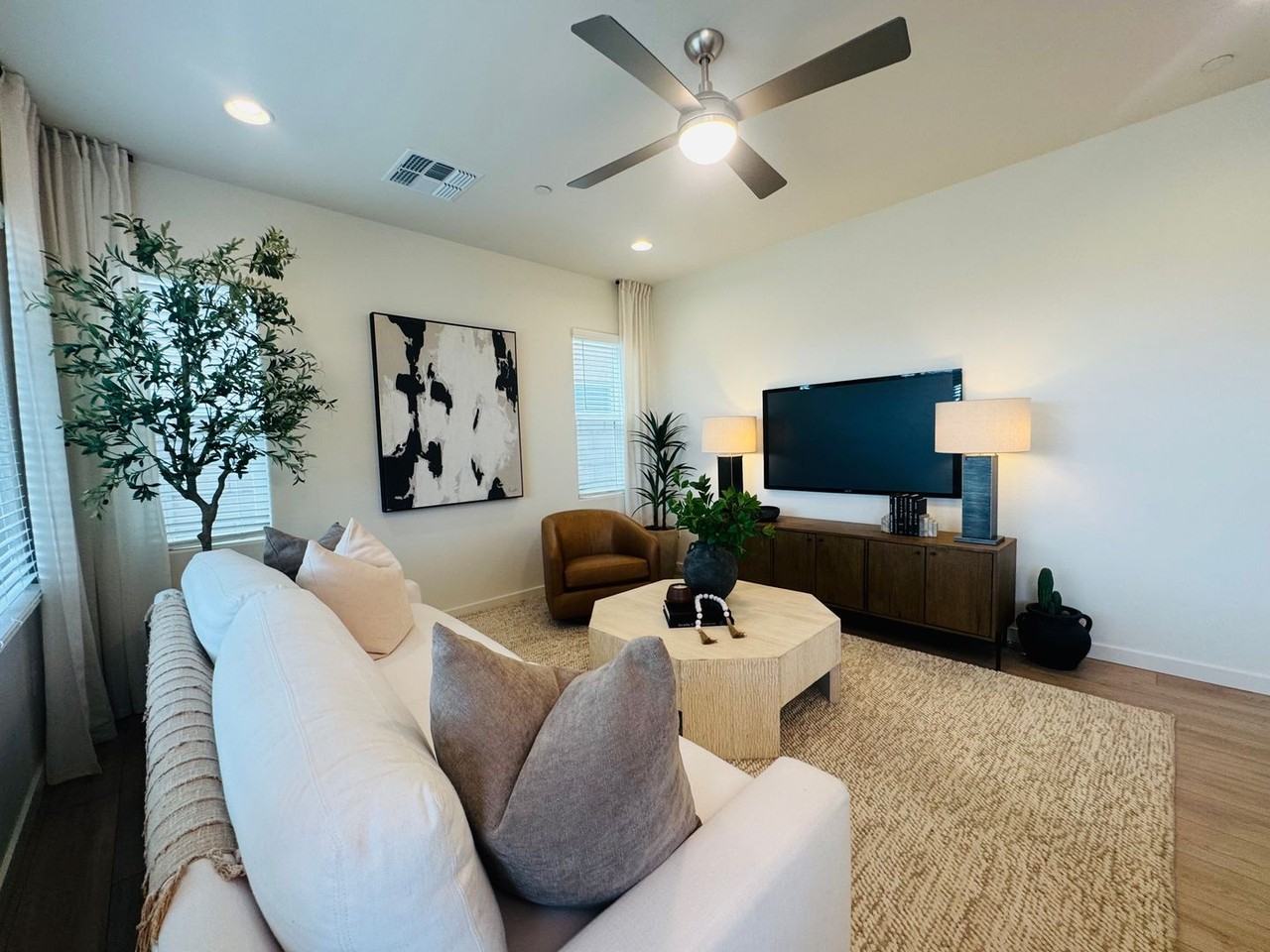 2361 N 79th Pl - Photo 4 of 7