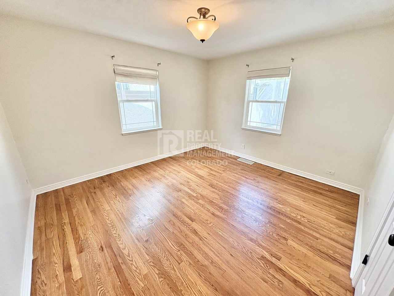 1240 Cherry St - Photo 5 of 21