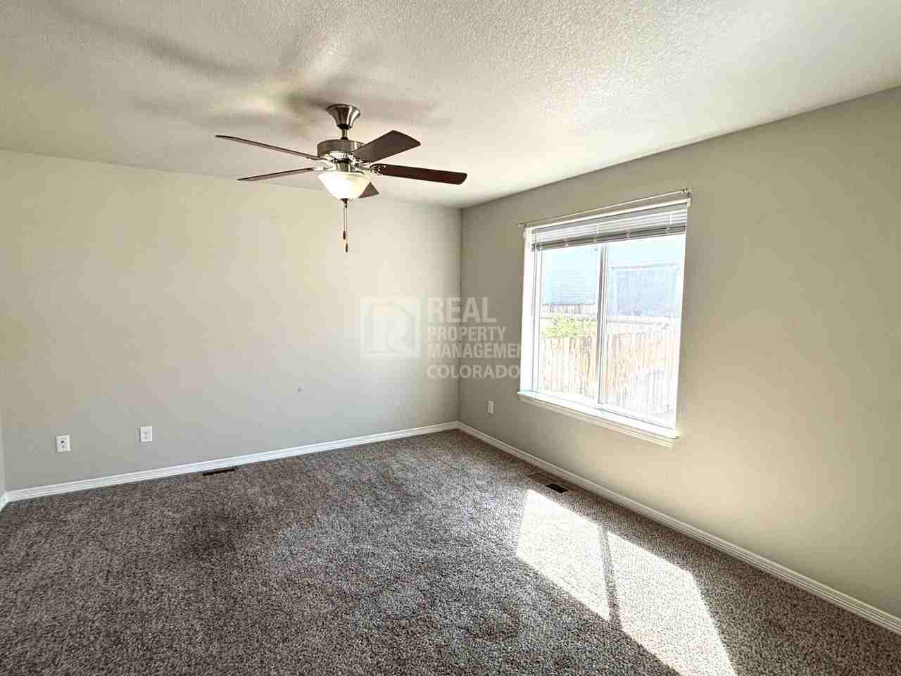 10945 Aliso Dr - Photo 2 of 19