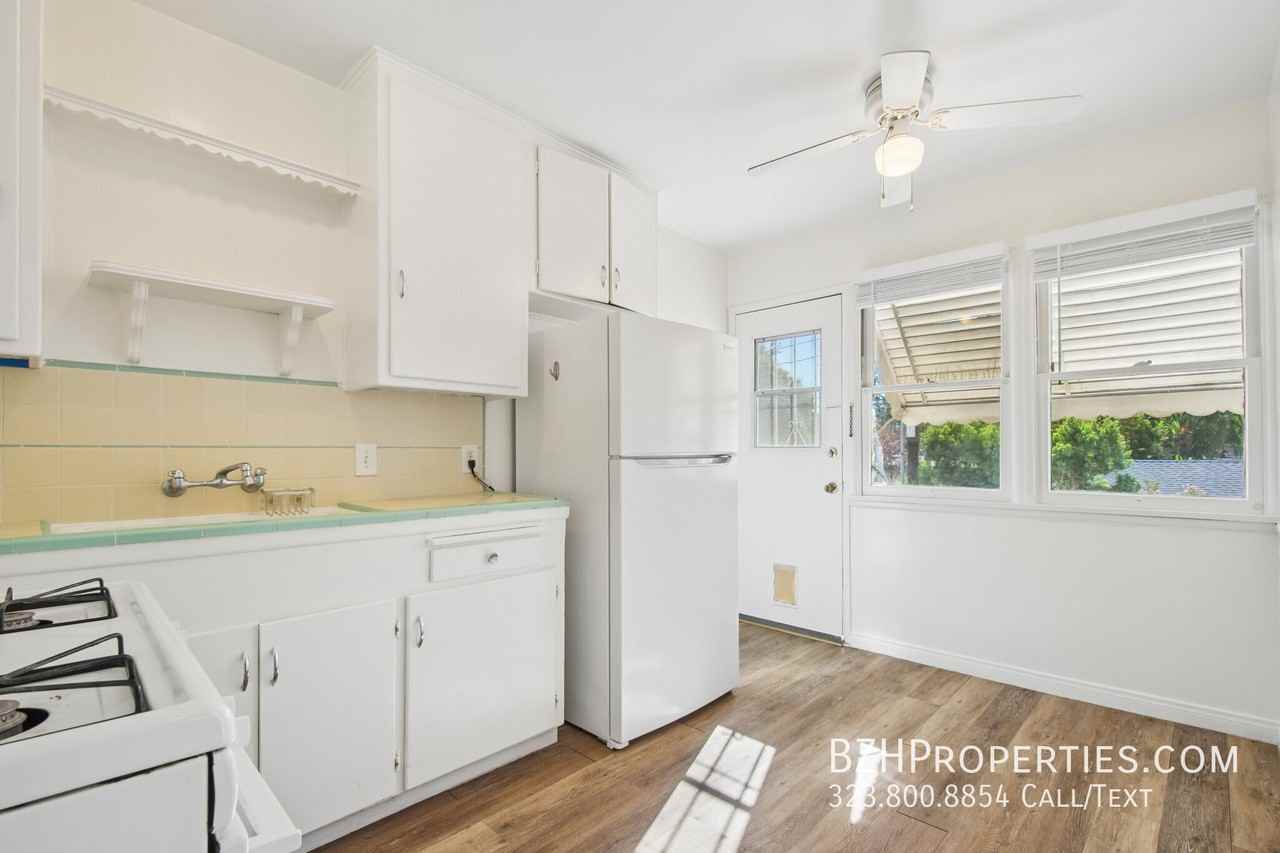 4951 Cahuenga Blvd #4951A - Photo 5 of 18