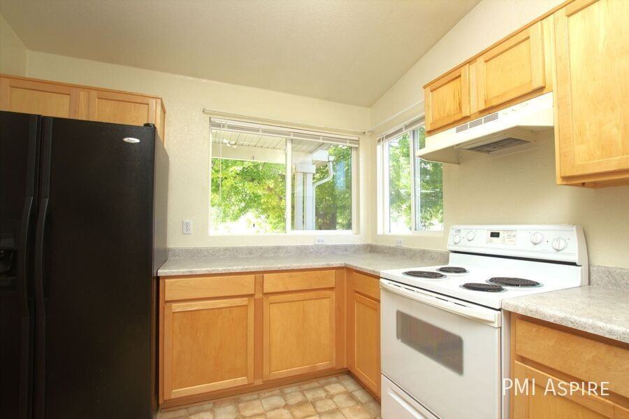 1160 Trout Creek Cir - Photo 5 of 16