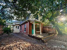 featured image of 1722 Grove St