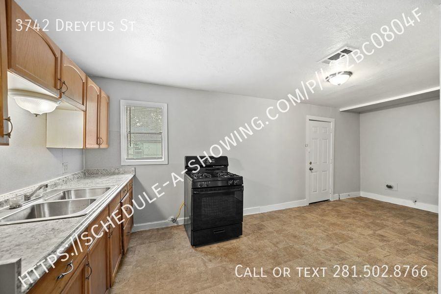 3742 Dreyfus St - Photo 2 of 11
