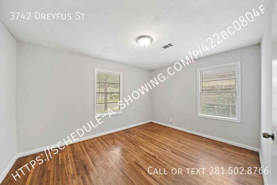 3742 Dreyfus St - Photo 3 of 11