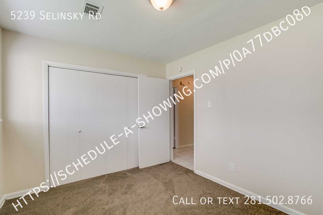 5239 Selinsky Rd - Photo 5 of 12