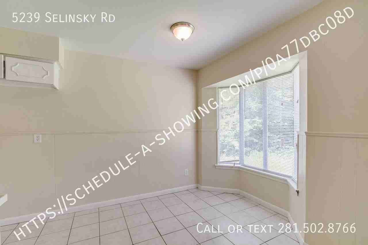 5239 Selinsky Rd - Photo 7 of 12