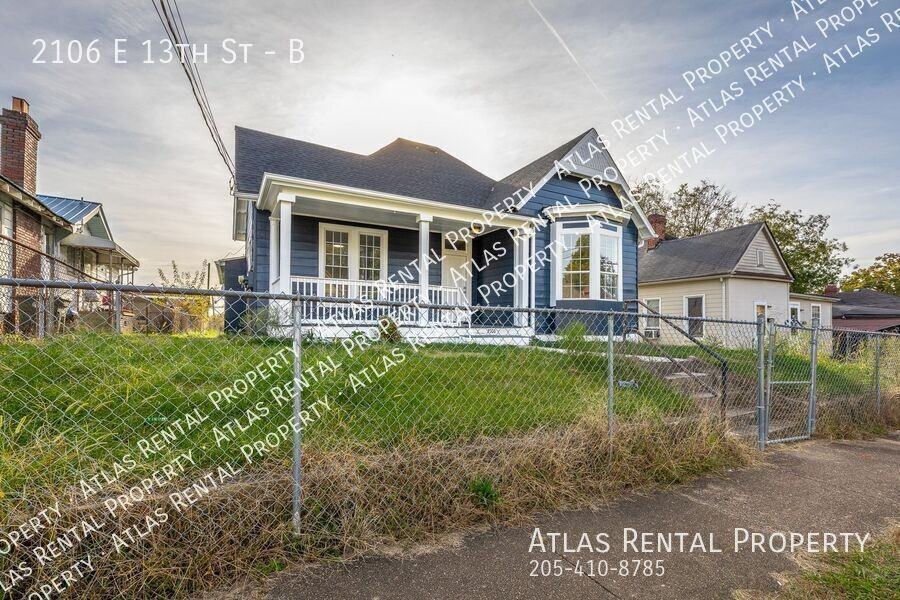 2106 E 13th St #B - Photo 3 of 14