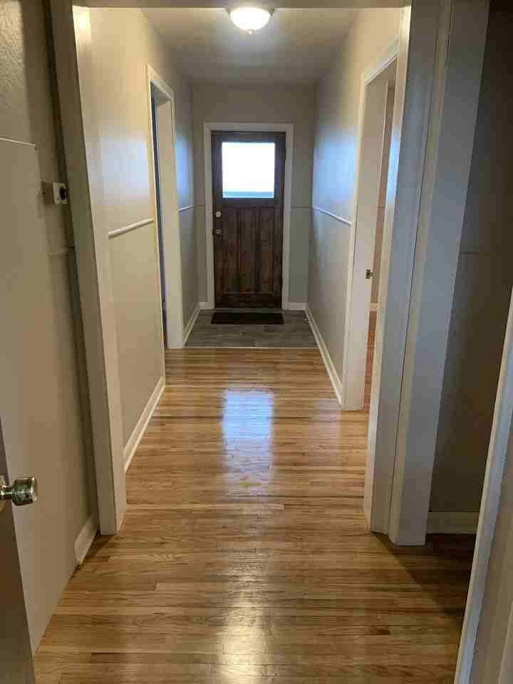 2815 34 St Sw - Photo 2 of 8