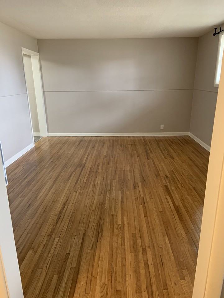 2815 34 St Sw - Photo 4 of 8